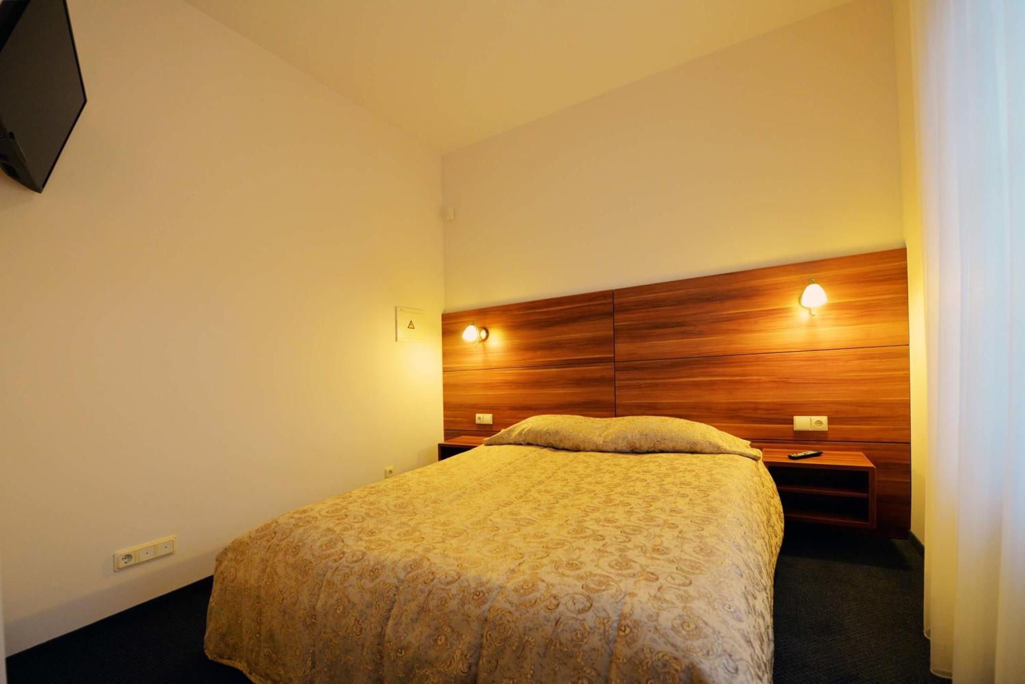 Guest House & Villa Astoma Palanga Ruang foto