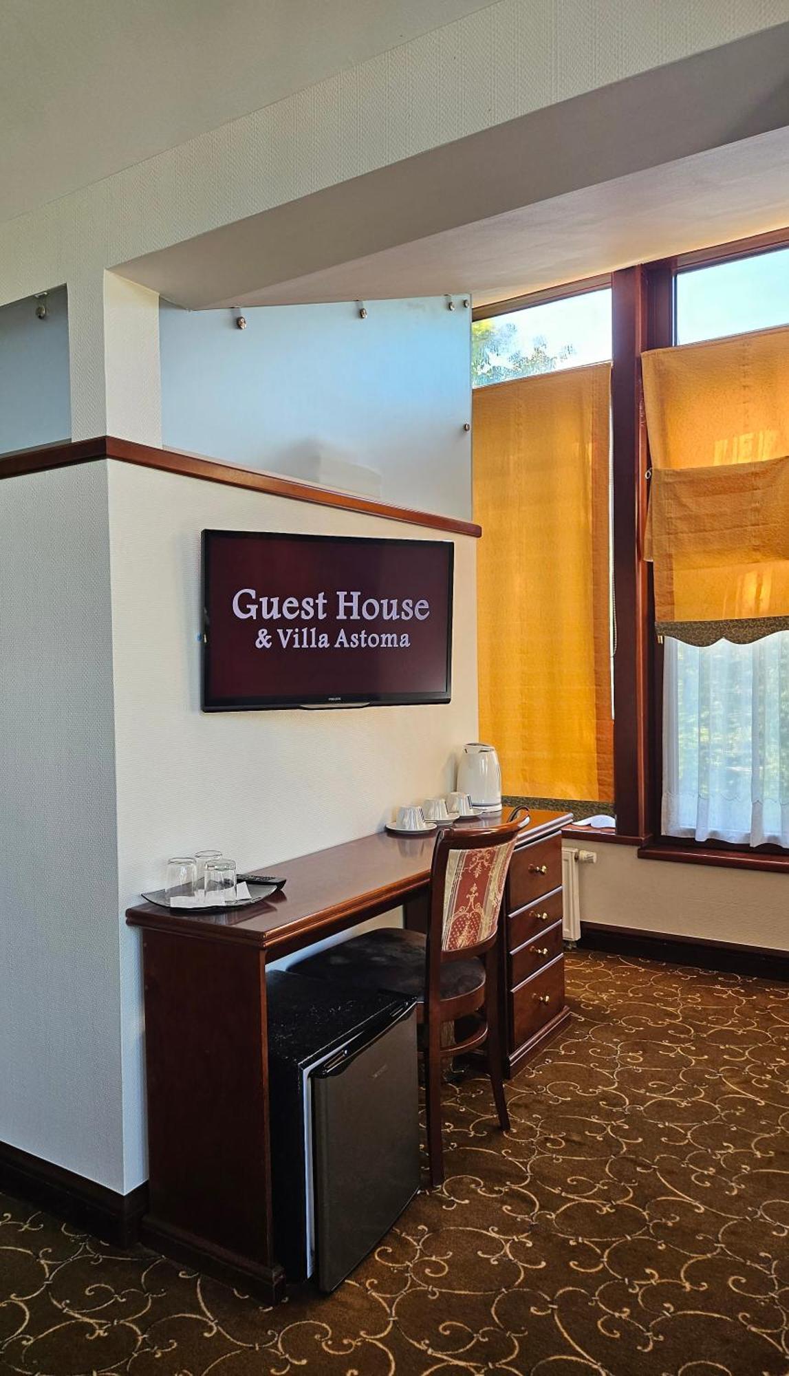 Guest House & Villa Astoma Palanga Bagian luar foto