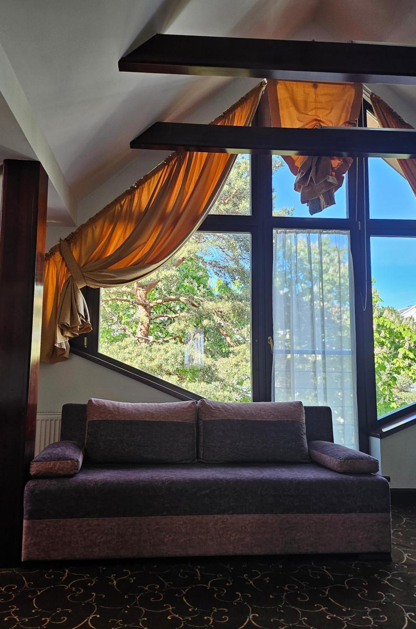 Guest House & Villa Astoma Palanga Bagian luar foto