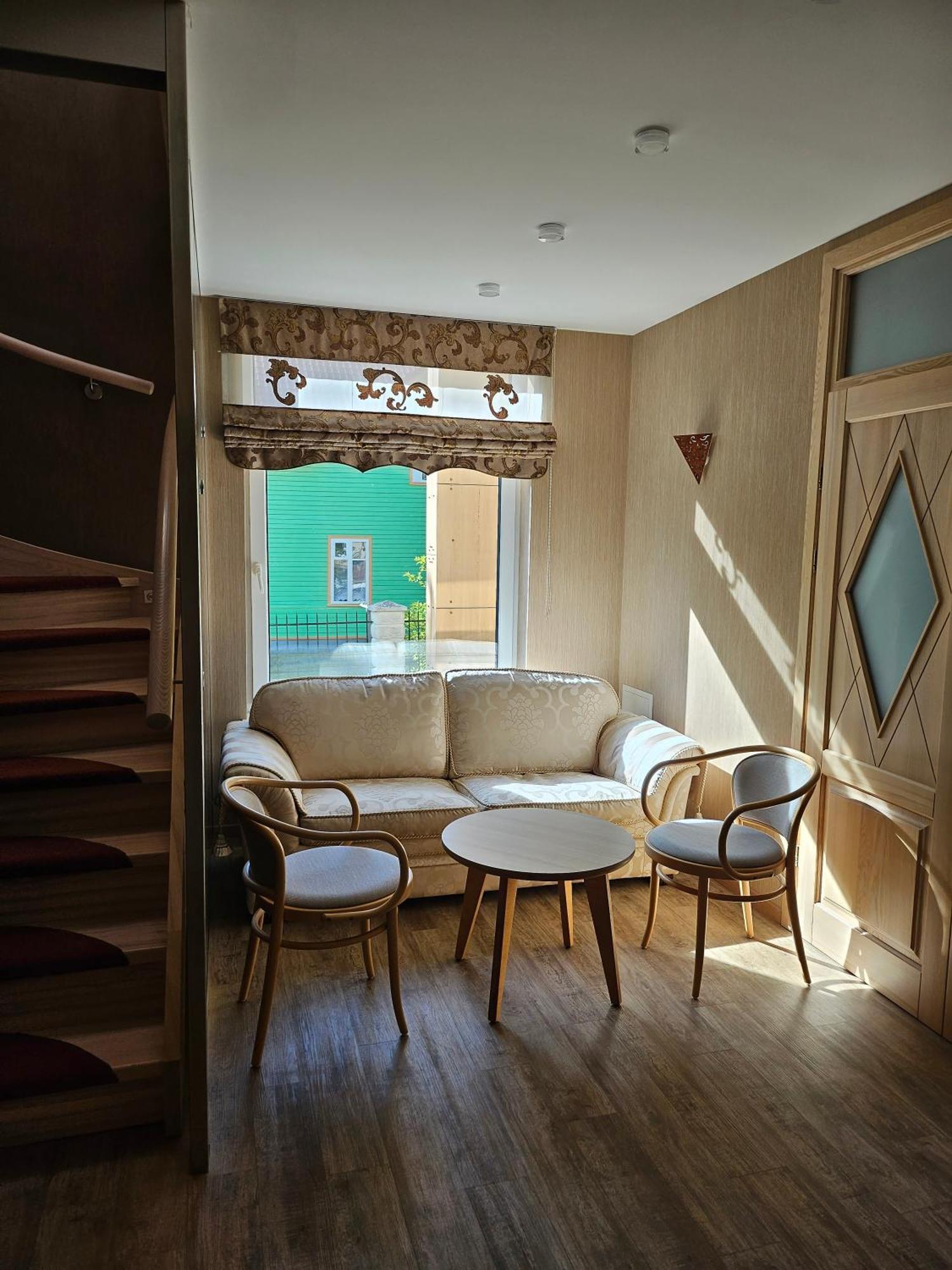 Guest House & Villa Astoma Palanga Bagian luar foto