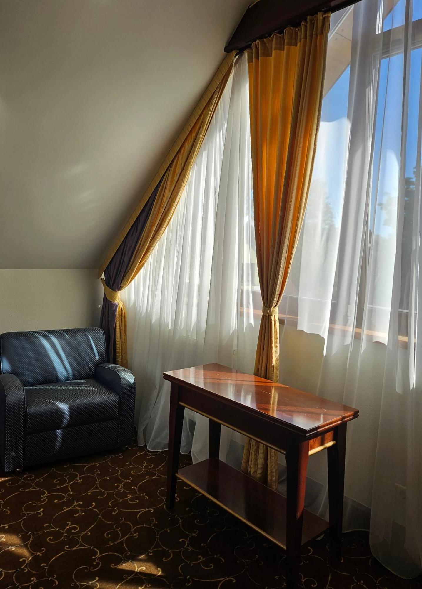 Guest House & Villa Astoma Palanga Bagian luar foto