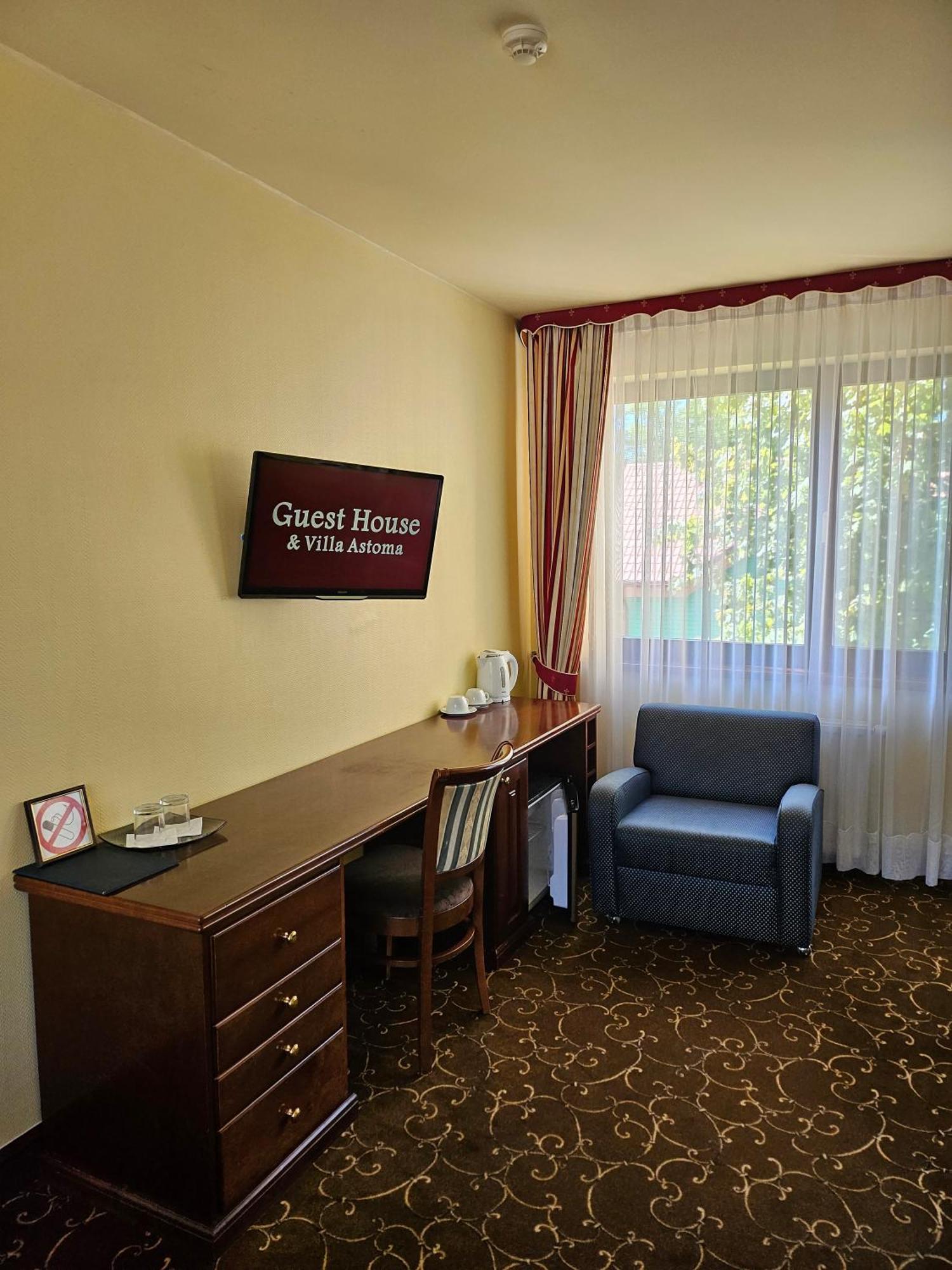 Guest House & Villa Astoma Palanga Bagian luar foto
