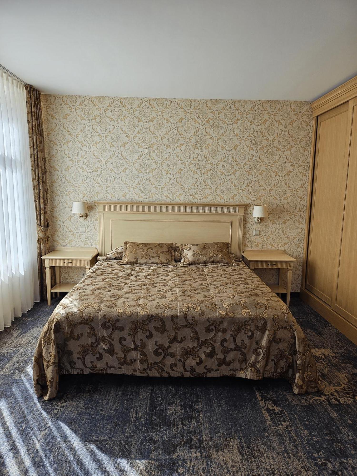 Guest House & Villa Astoma Palanga Bagian luar foto